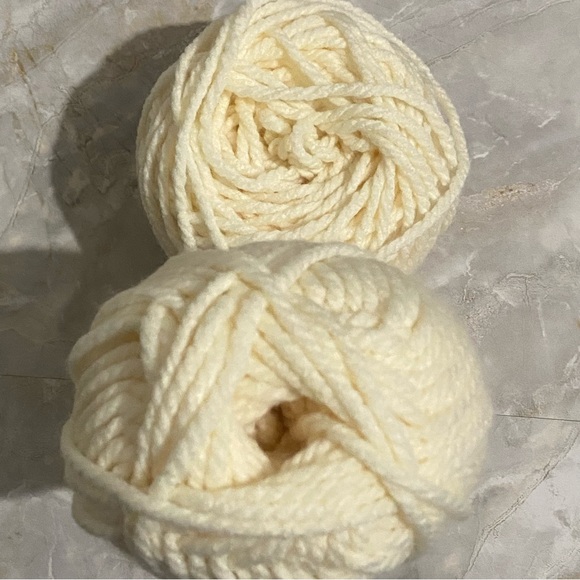 Bernat Softee Chunky #6 Super Bulky Yarn - Picture 2 of 6